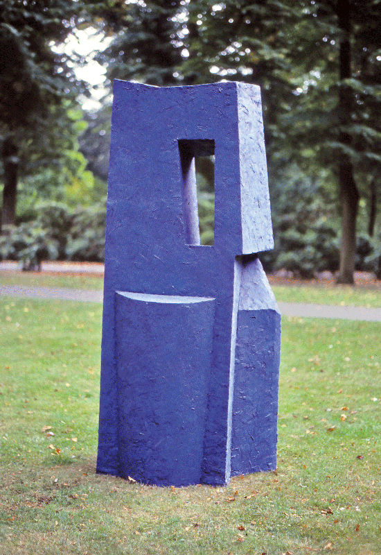 Stuck, blau bemalt,  190x35x85 cm,  80ziger Jahre
